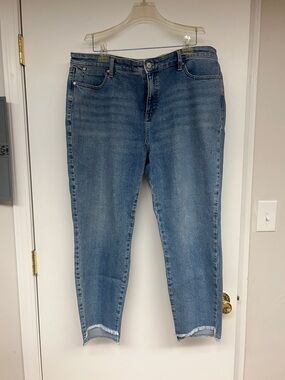 Talbots Cropped Ankle Jeans in Medium Blue Wash